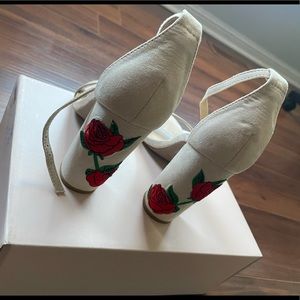 BRAND NEW FASHION NOVA HEELS